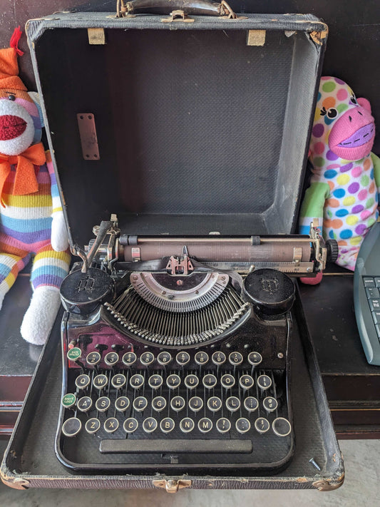 ca 1930s Underwood Portable